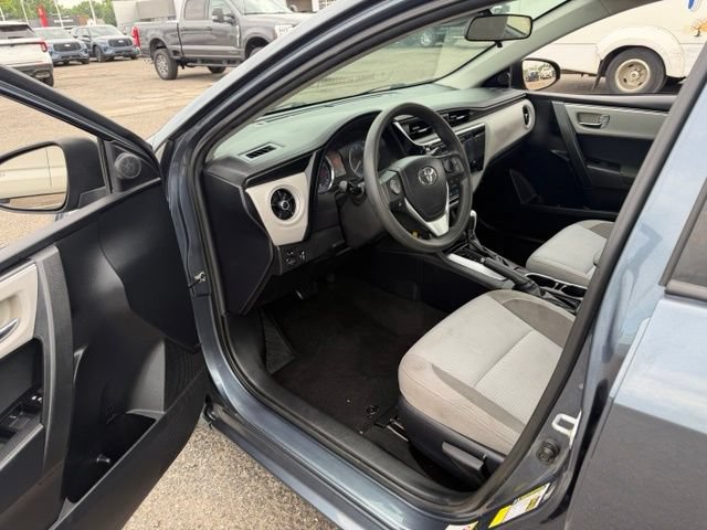 Used 2017 Toyota Corolla LE w/ Carpet Mat Package (TMS) FWD image 11