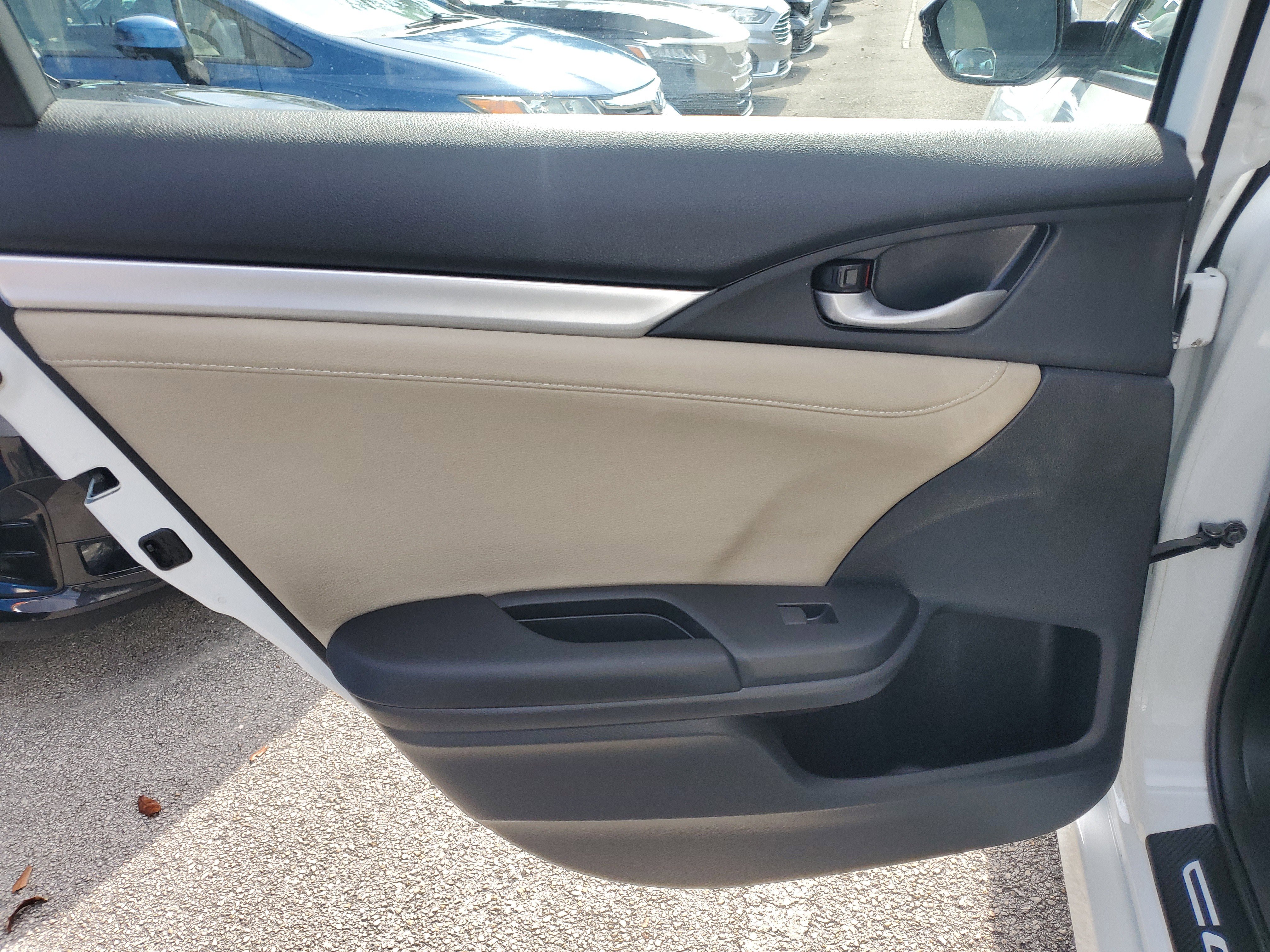 Used 2017 Honda Civic Touring image 11