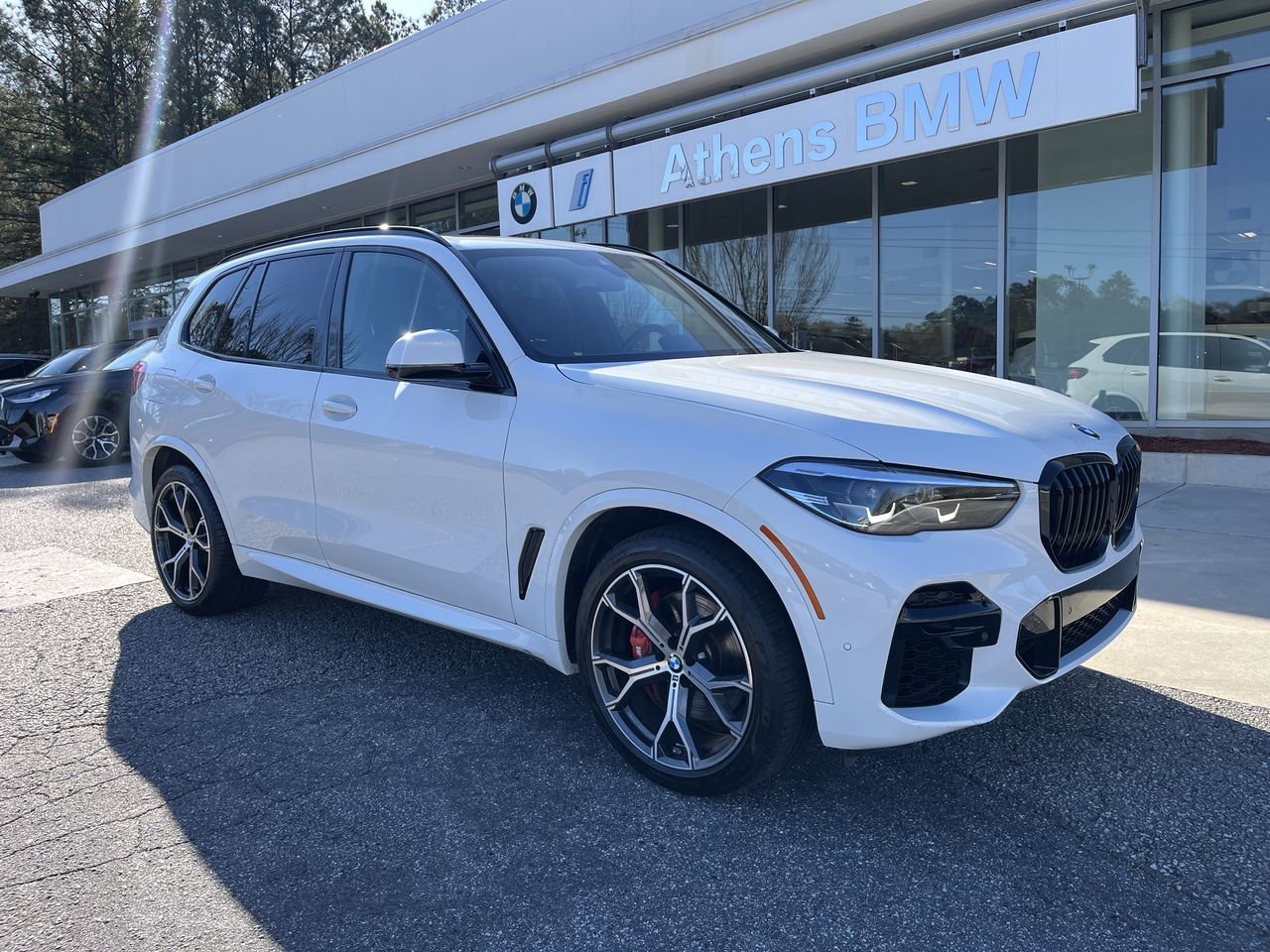 Used 2023 BMW X5 xDrive40i w/ M Sport Package image 2