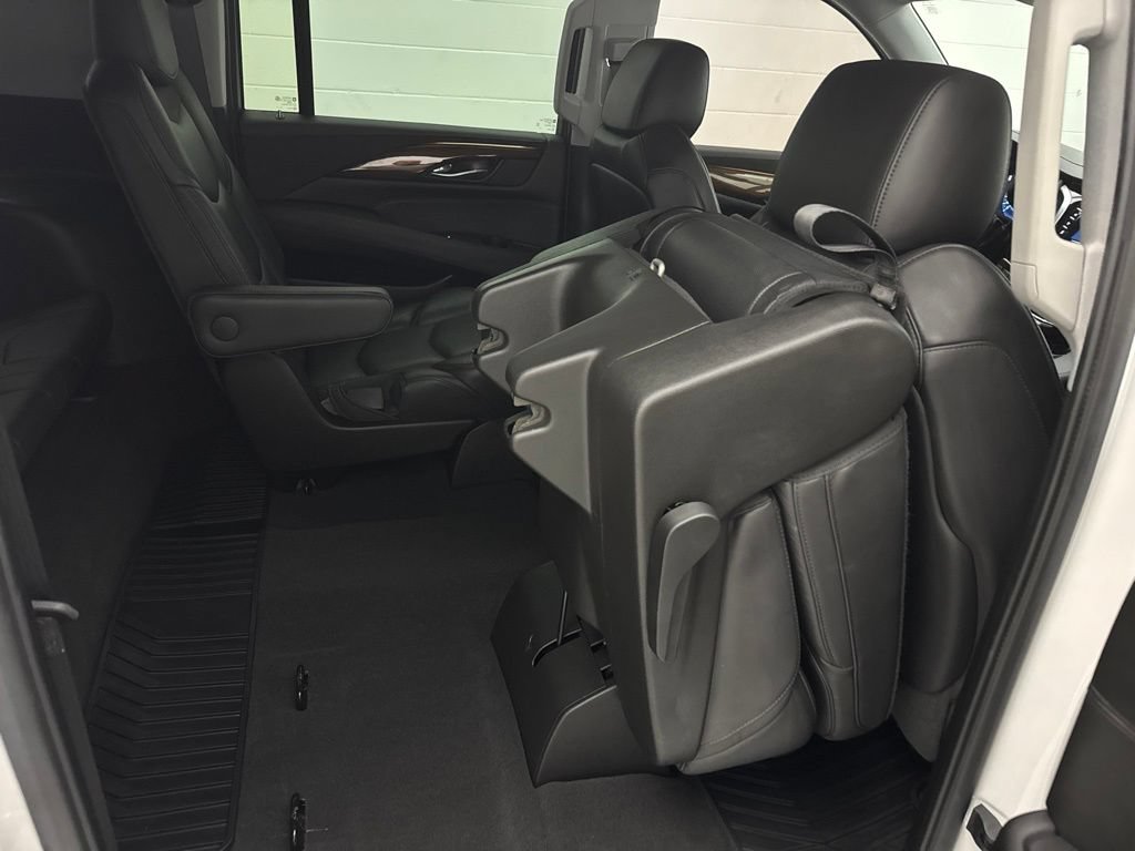 Used 2020 Cadillac Escalade ESV 4WD image 57