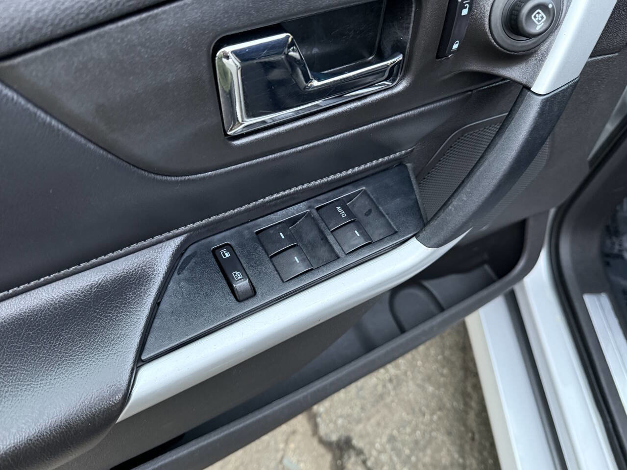 Used 2011 Ford Edge Sport w/ Driver Entry Pkg image 35