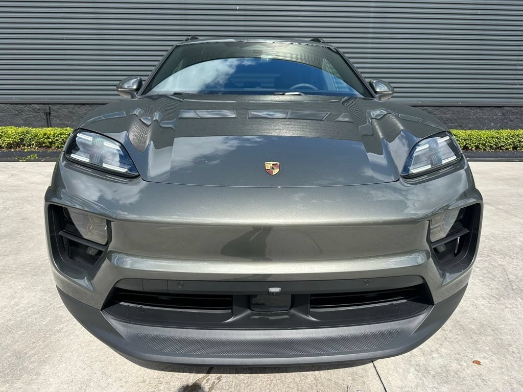 Used 2026 Porsche Macan Electric RWD image 8
