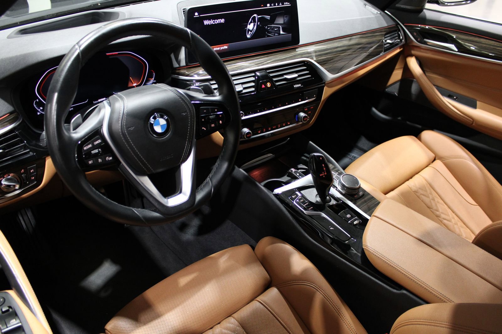 Used 2021 BMW 530i w/ Premium Package RWD image 16