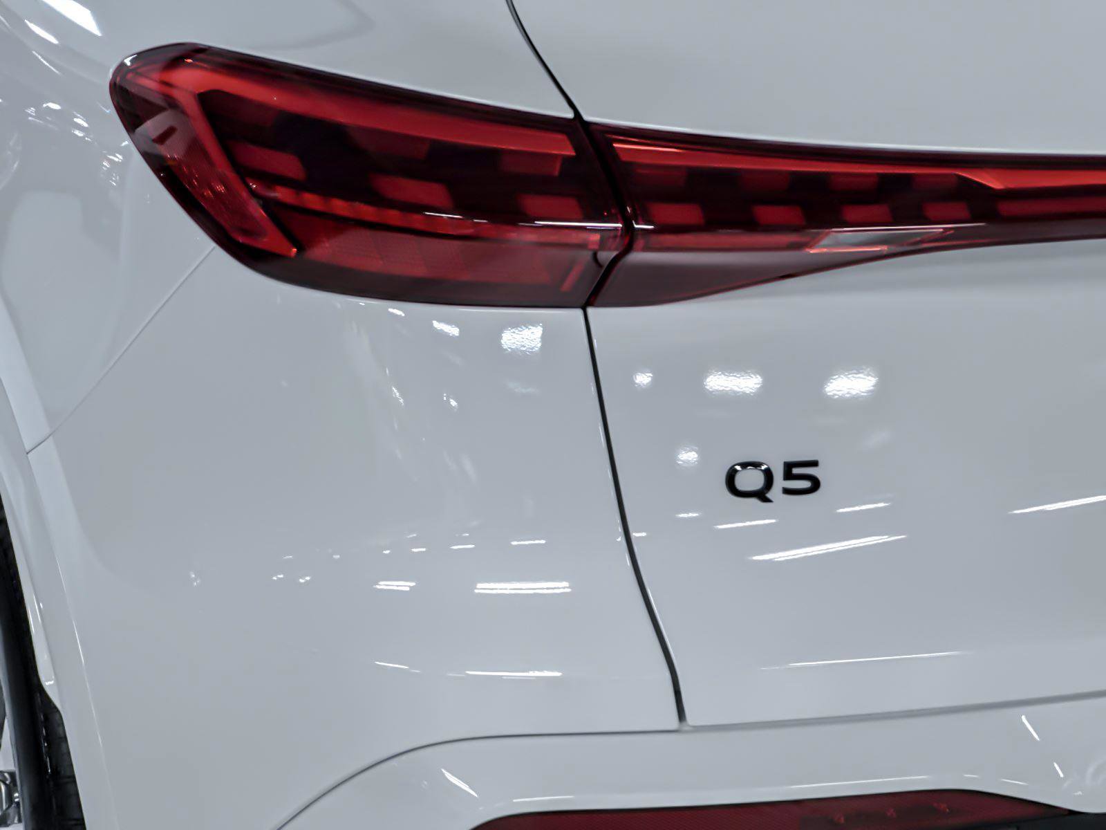 Used 2025 Audi Q5 Premium Plus w/ Premium Plus AWD/4WD image 27