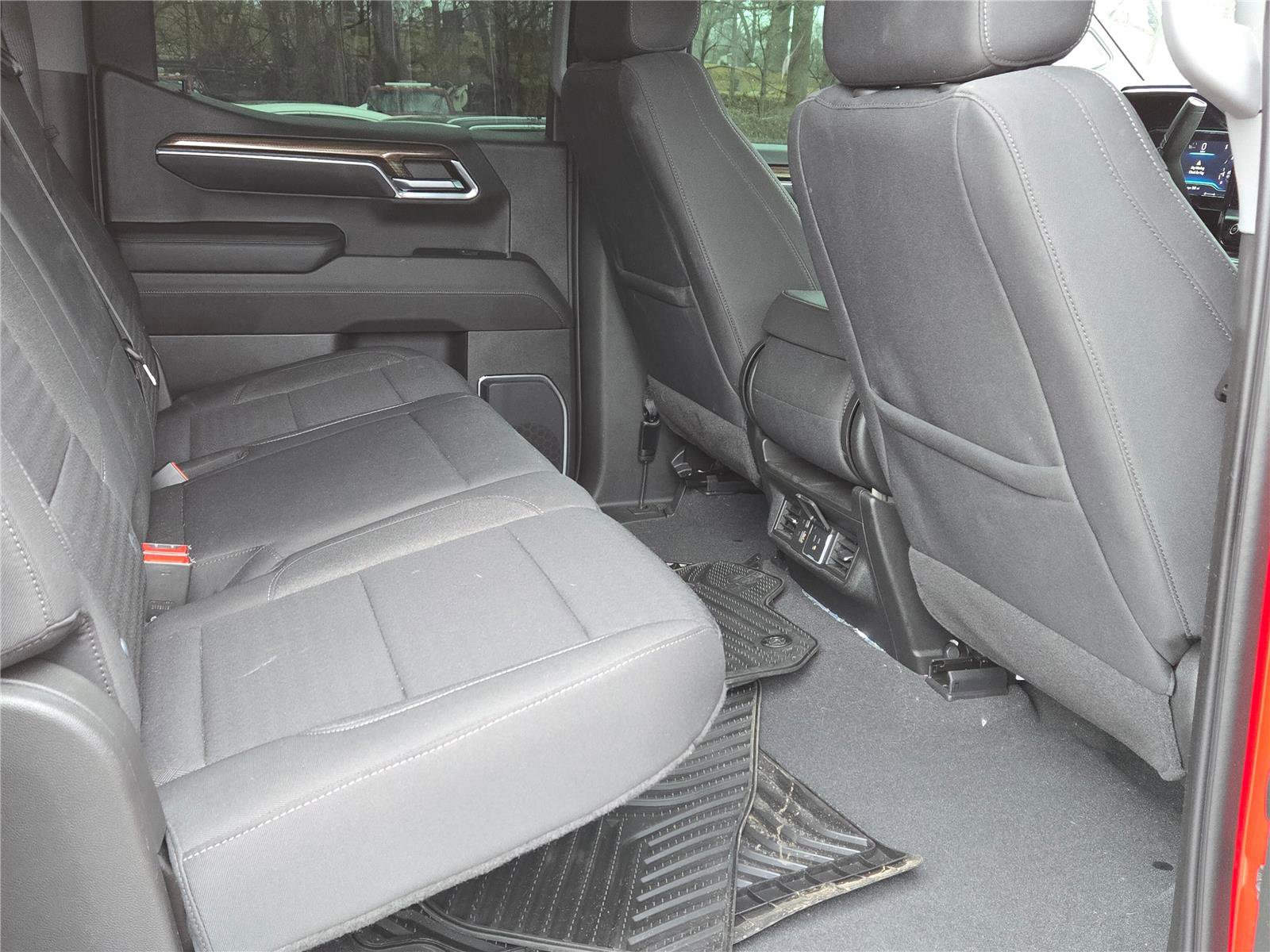 Used 2023 Chevrolet Silverado 1500 LT AWD/4WD image 6