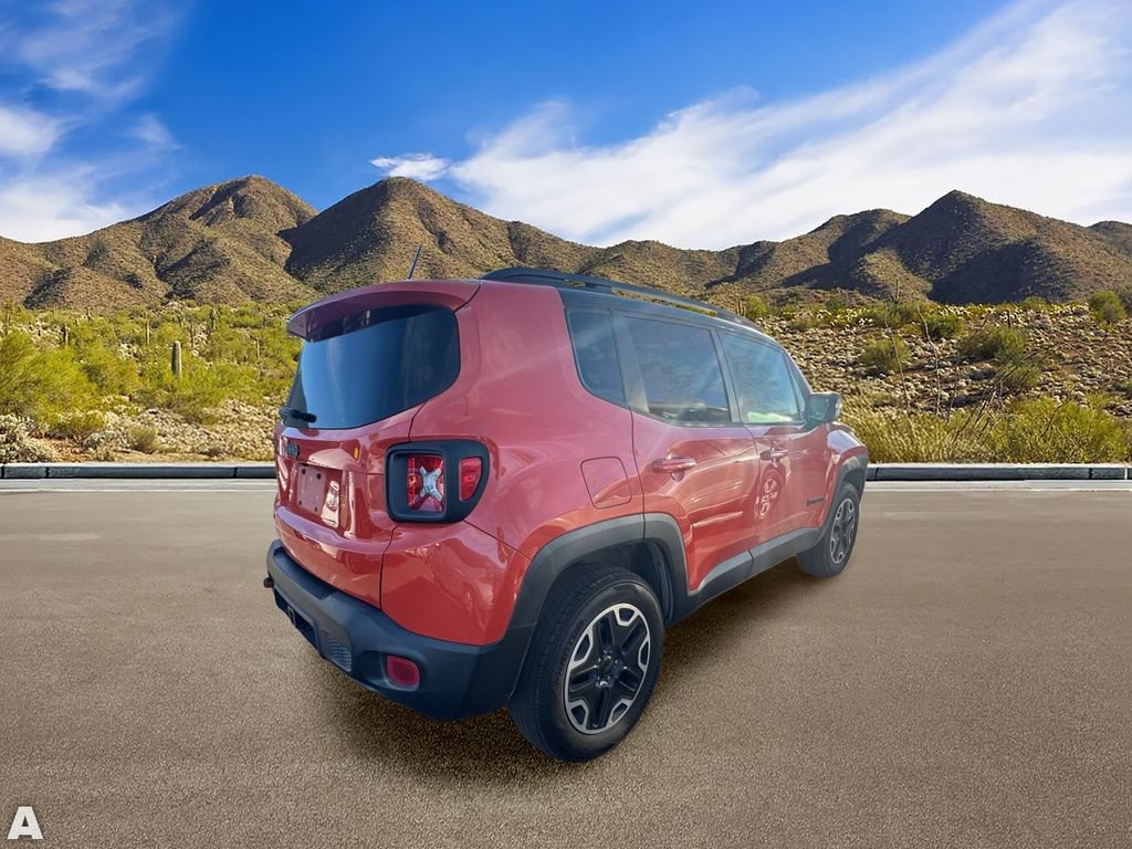 Used 2017 Jeep Renegade Trailhawk w/ Premium Trailhawk Package AWD/4WD image 4