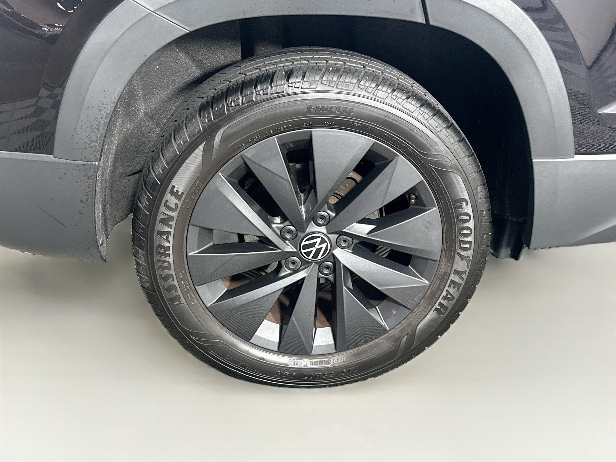 Used 2024 Volkswagen Taos S FWD image 11
