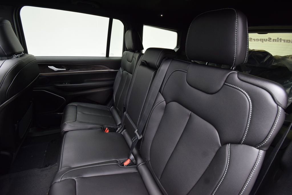 New 2026 Jeep Grand Cherokee L Limited w/ Limited Altitude Package image 29