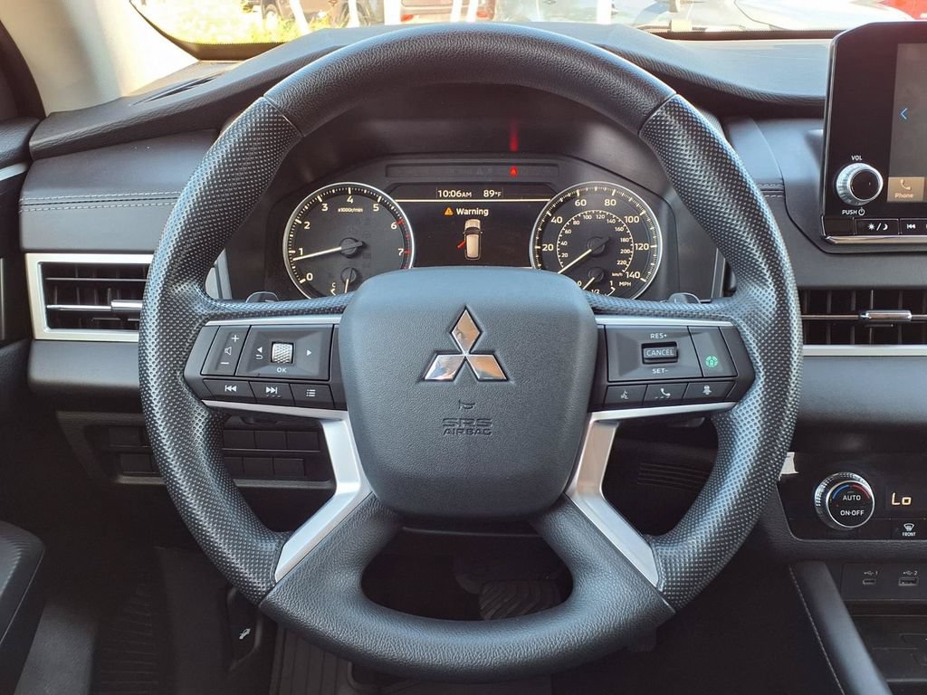 Used 2024 Mitsubishi Outlander ES FWD image 27