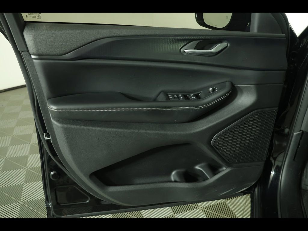 Used 2023 Jeep Grand Cherokee Altitude image 22