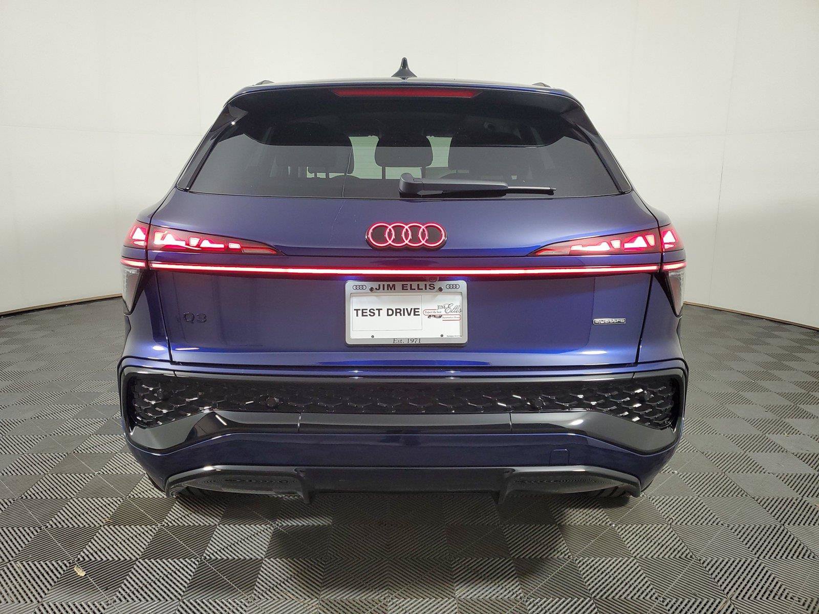 New 2026 Audi Q3 quattro 2.0T AWD/4WD image 5