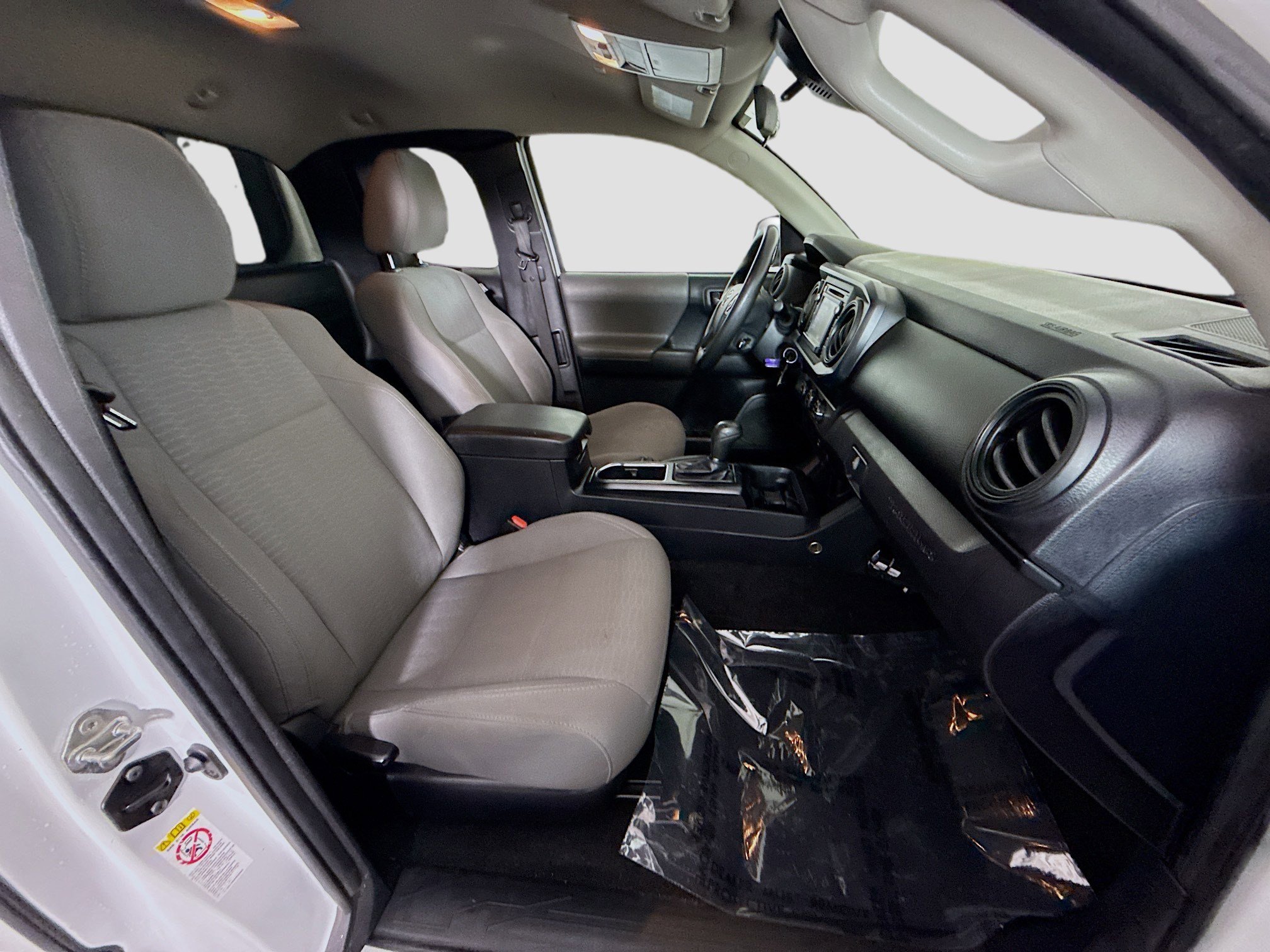 Used 2019 Toyota Tacoma SR image 28