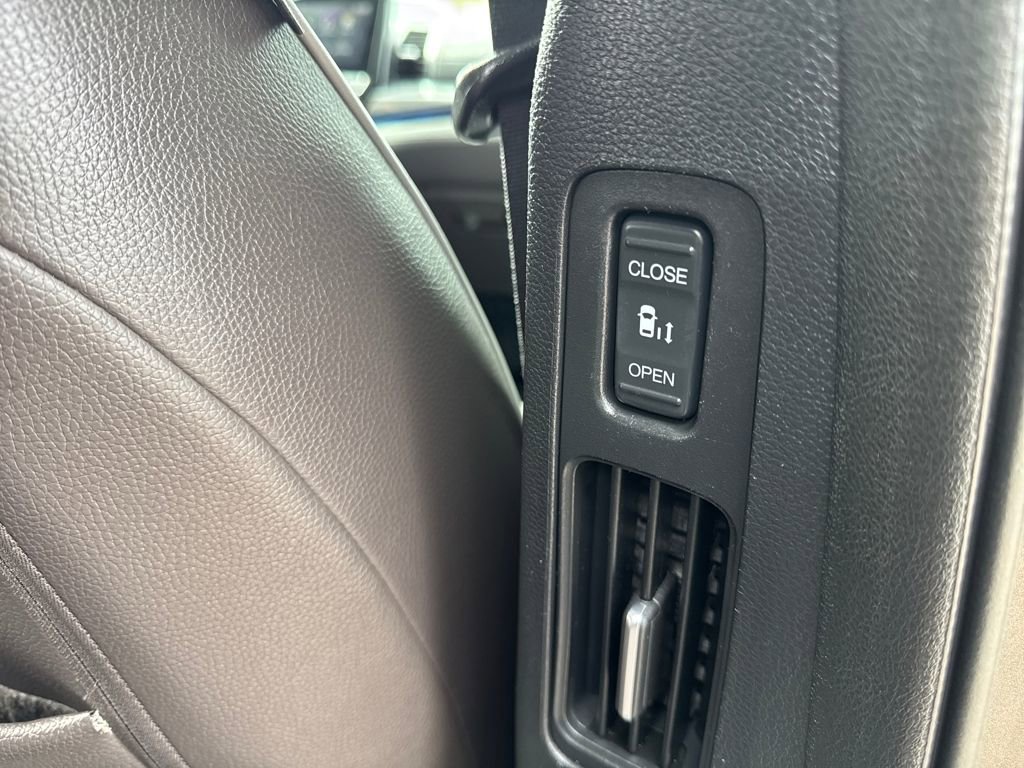 Used 2021 Honda Odyssey Elite image 42