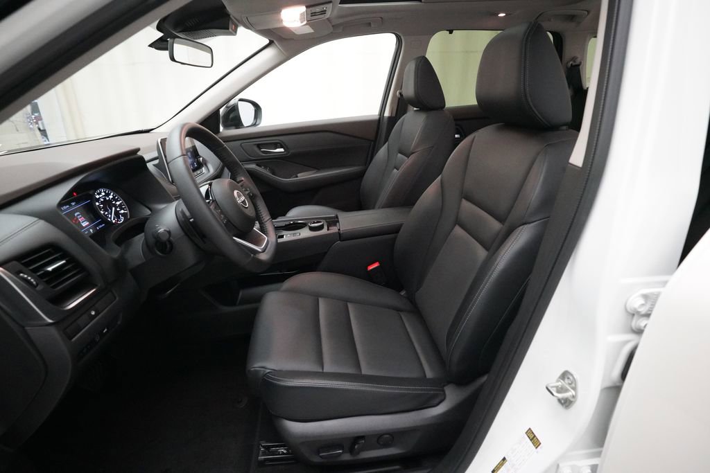 Certified 2023 Nissan Rogue SV w/ SV Premium B Package AWD/4WD image 7