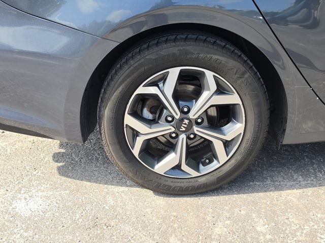 Used 2021 Kia Forte LXS FWD image 5