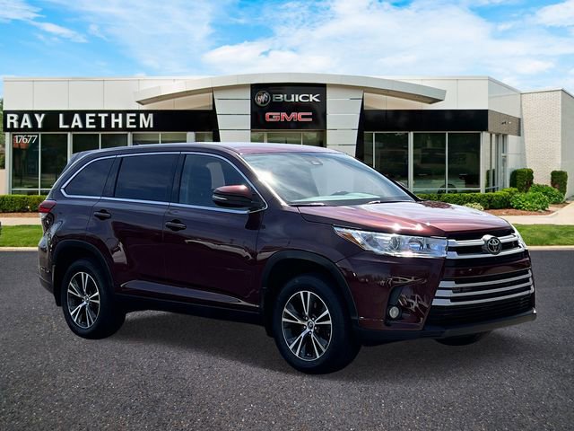 Used 2019 Toyota Highlander Plus AWD/4WD image 7