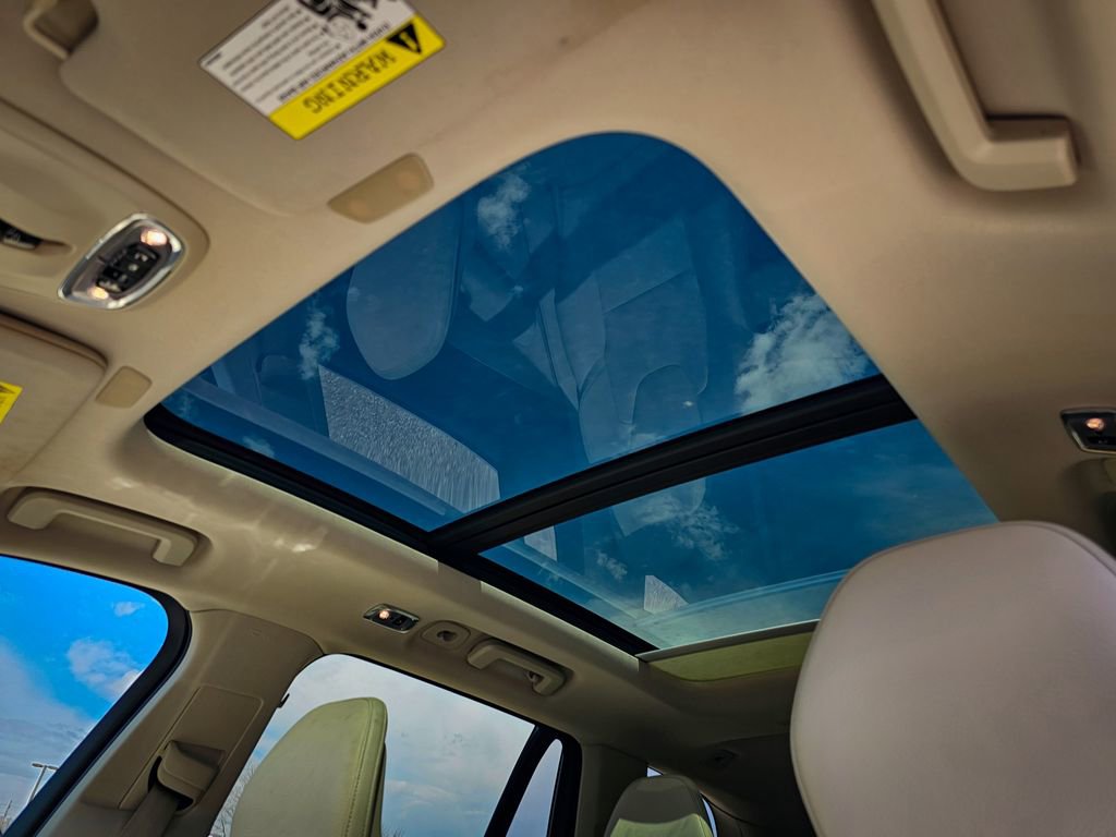 Used 2020 Volvo XC90 T6 Momentum w/ Protection Package Premier image 16