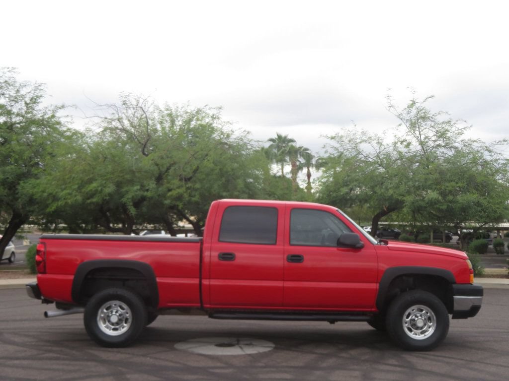Used 2006 Chevrolet Silverado 2500 LT w/ Heavy-Duty Power Package AWD/4WD image 3
