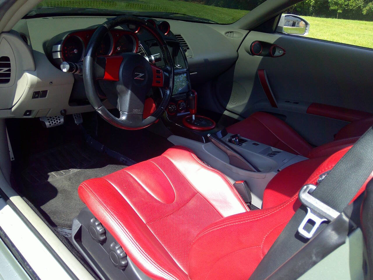 Used 2004 Nissan 350Z Touring w/ Cargo Convenience Pkg image 15