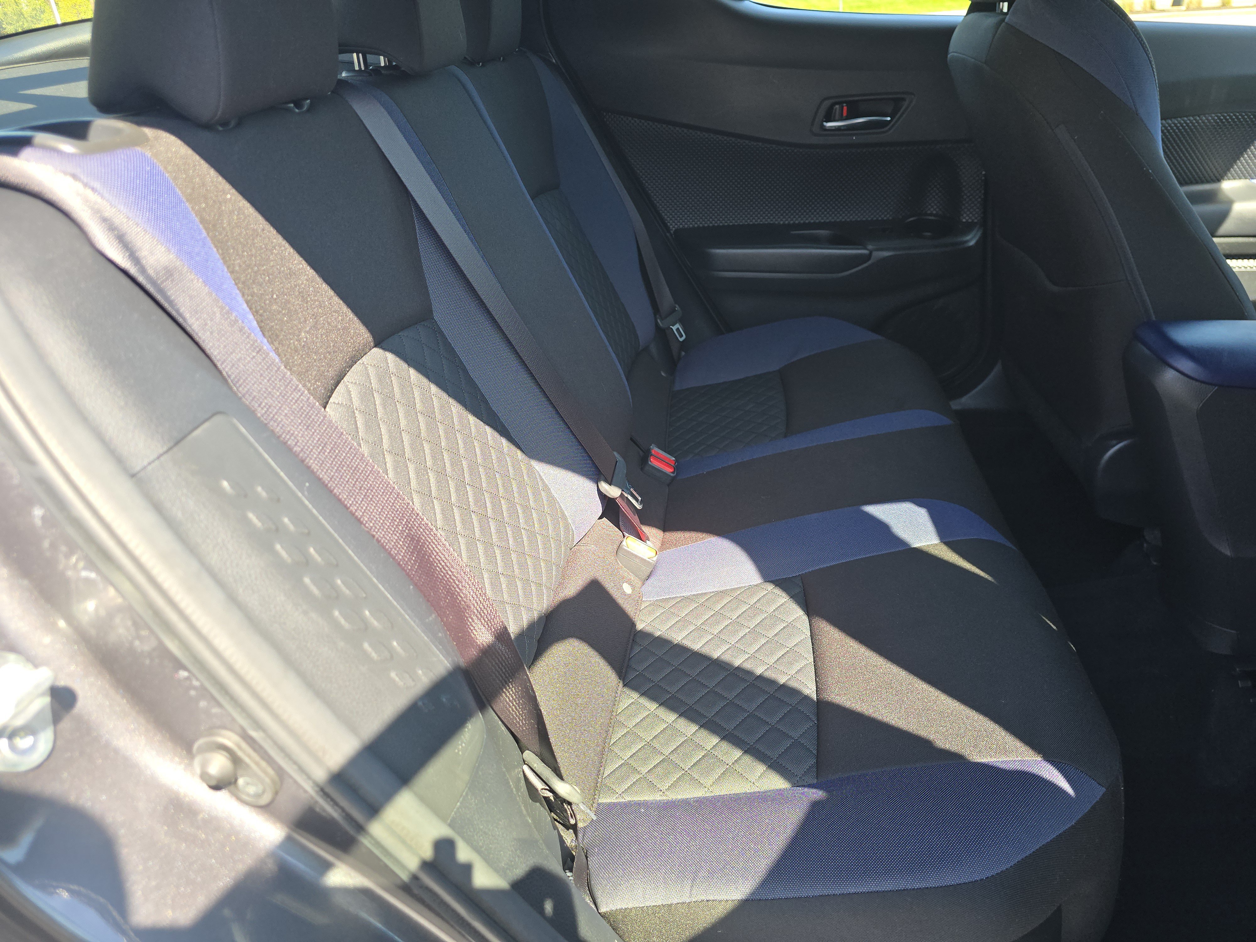 Used 2020 Toyota C-HR XLE FWD image 16