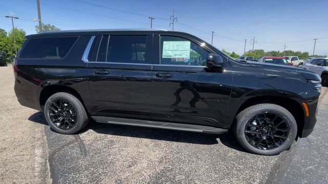 New 2026 Chevrolet Suburban LS w/ LPO, Dark Essentials Package AWD/4WD image 3