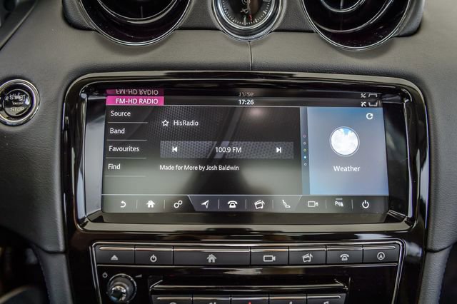 Used 2018 Jaguar XJ R-Sport RWD image 21