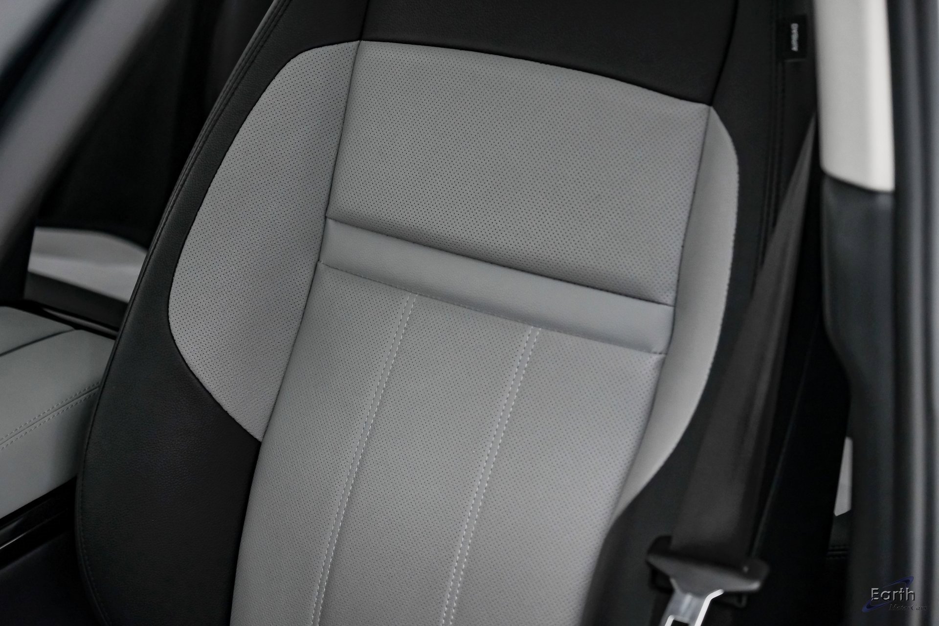 Used 2024 Land Rover Range Rover Evoque Dynamic SE image 36