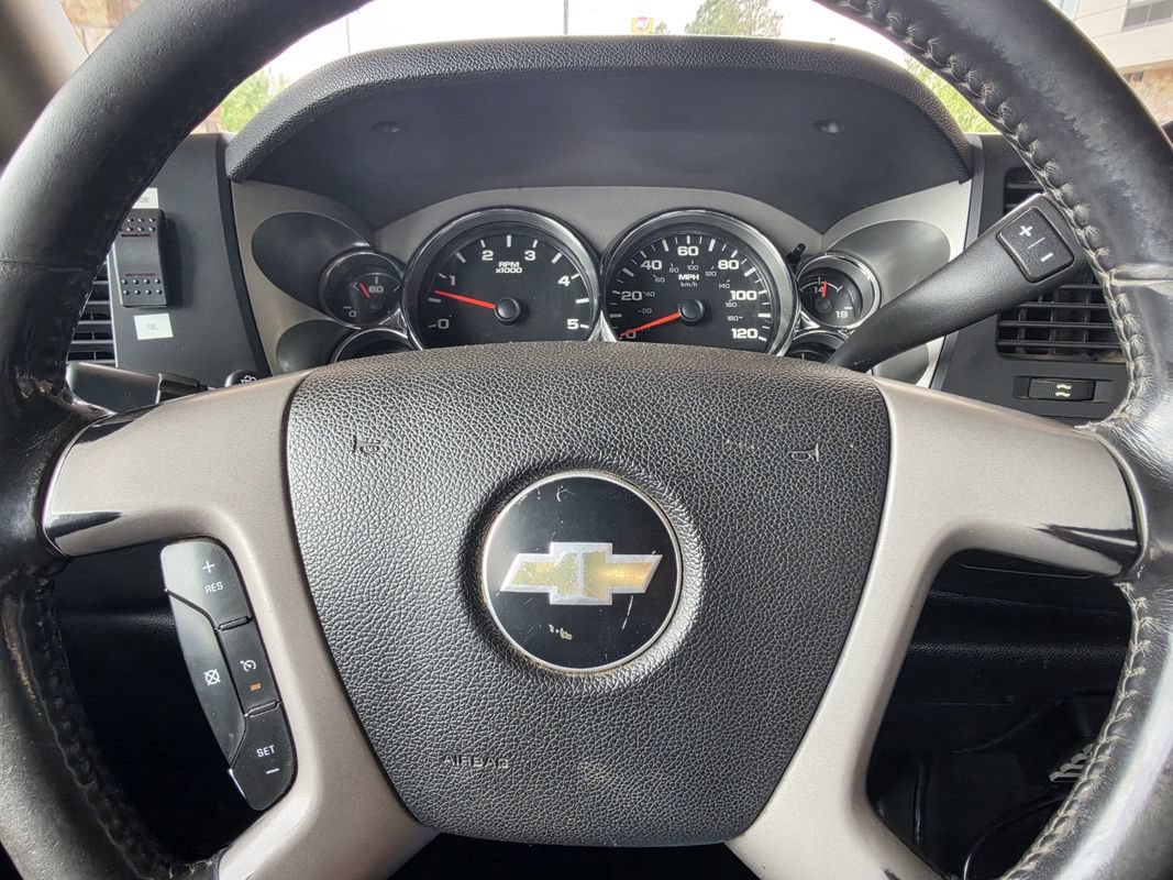 Used 2011 Chevrolet Silverado 2500 LT AWD/4WD image 11