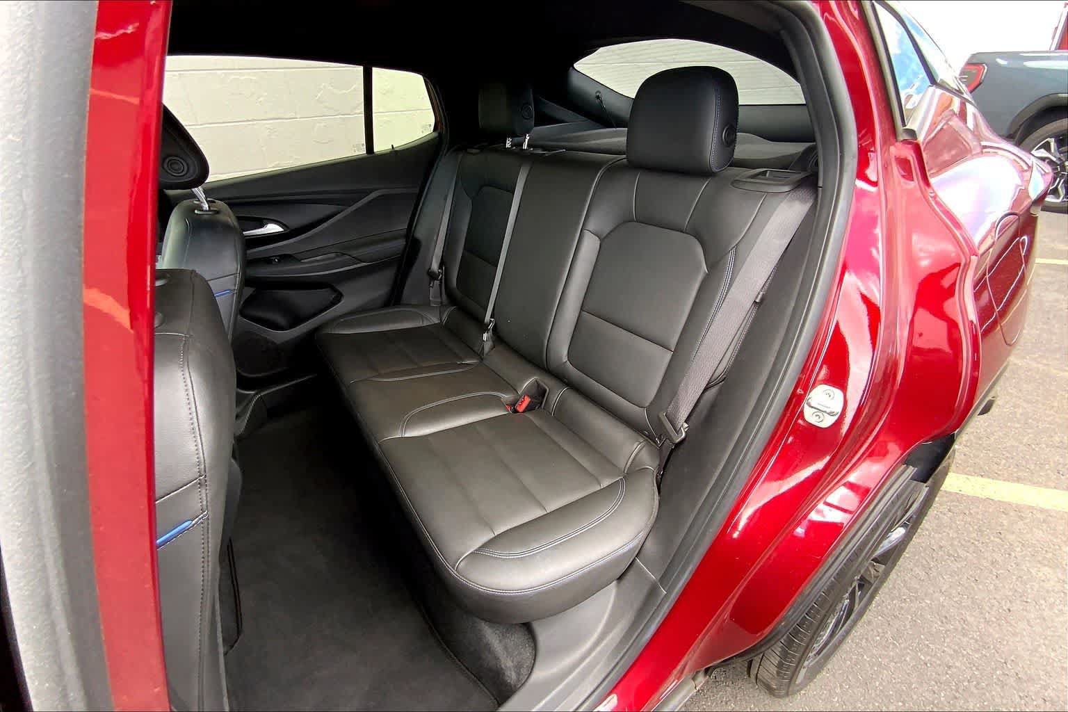Used 2024 Buick Envista Sport Touring w/ Convenience I Package FWD image 28