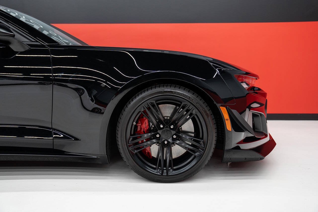 Used 2021 Chevrolet Camaro ZL1 RWD image 49