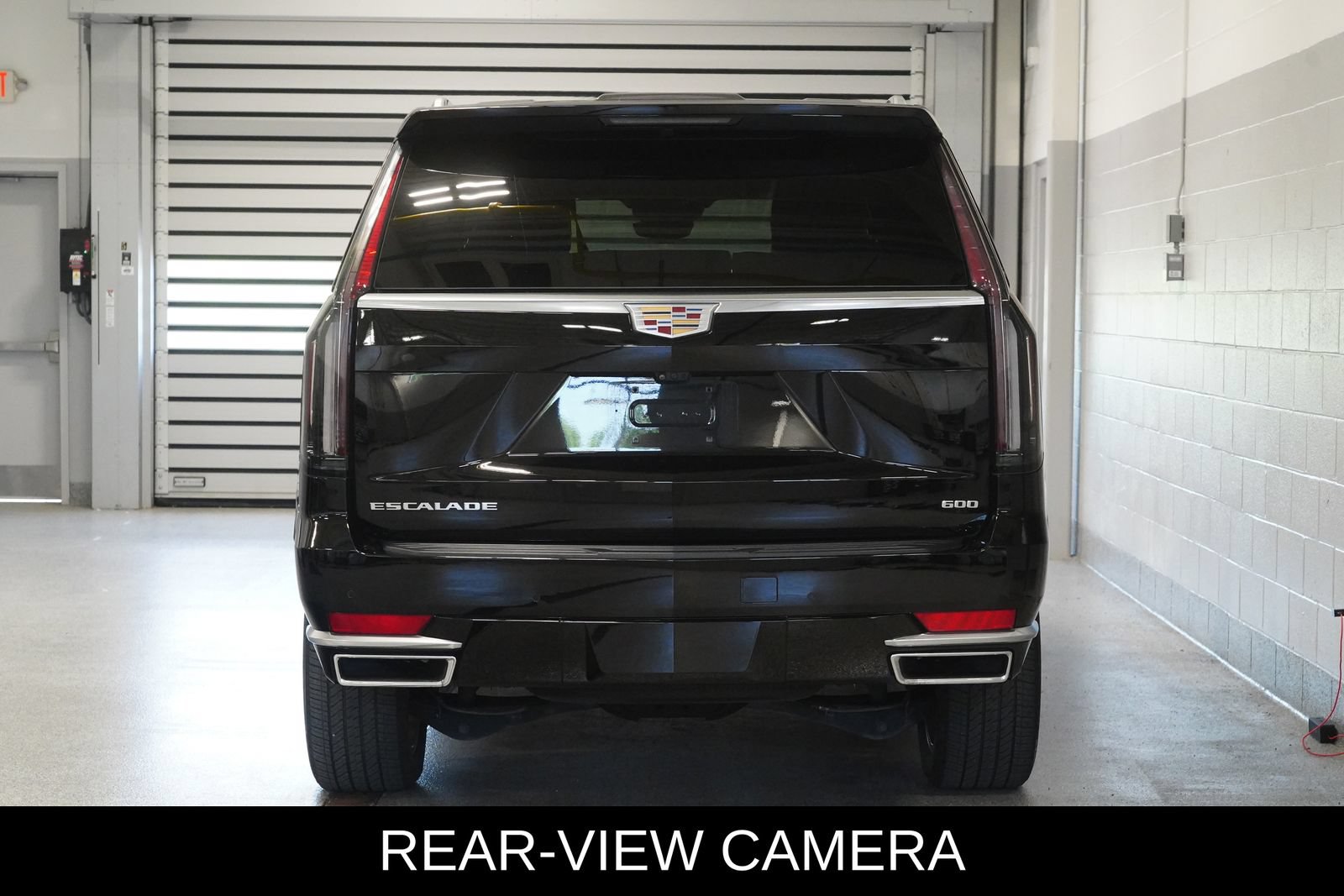 Used 2022 Cadillac Escalade Premium Luxury AWD/4WD image 5