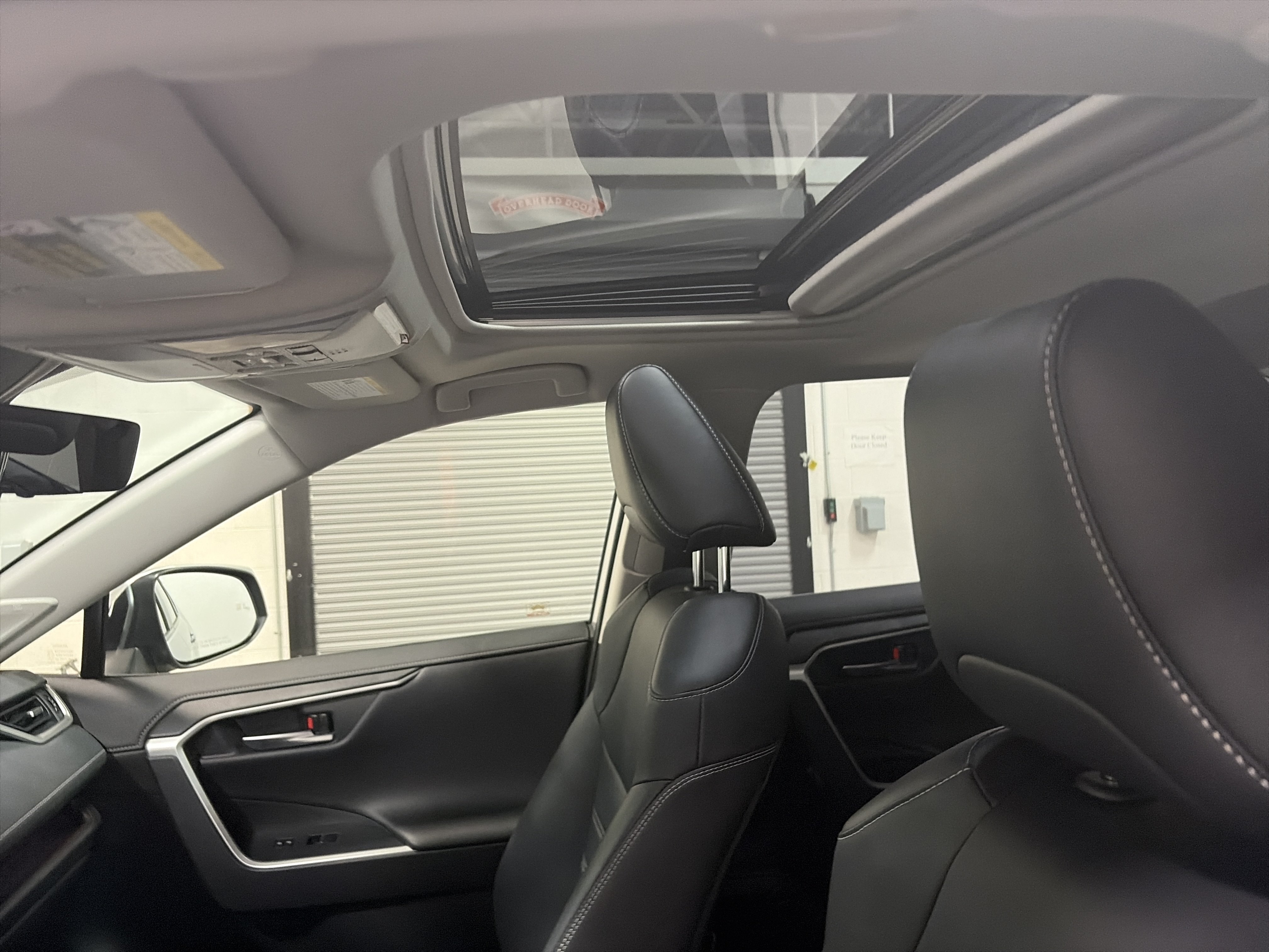Used 2020 Toyota RAV4 Limited w/ Carpet Mat Package AWD/4WD image 11