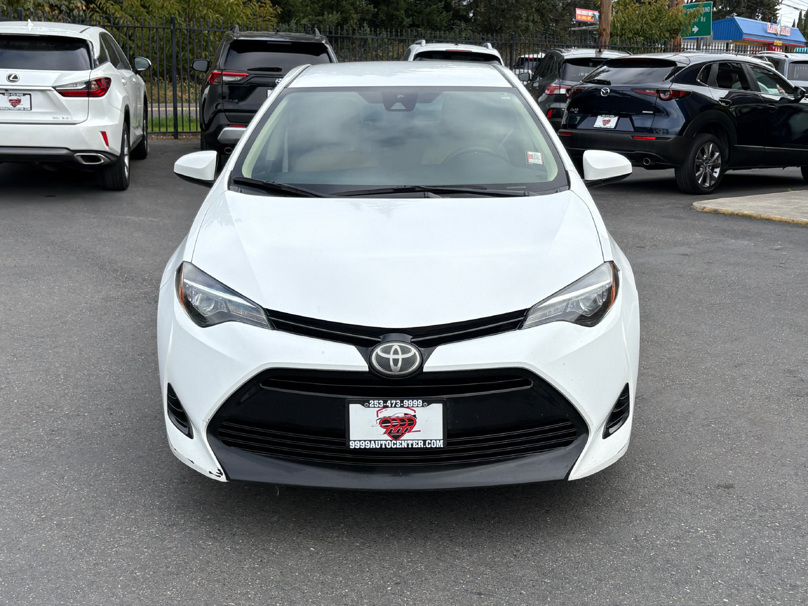 Used 2017 Toyota Corolla LE w/ Carpet Mat Package (TMS) FWD image 2