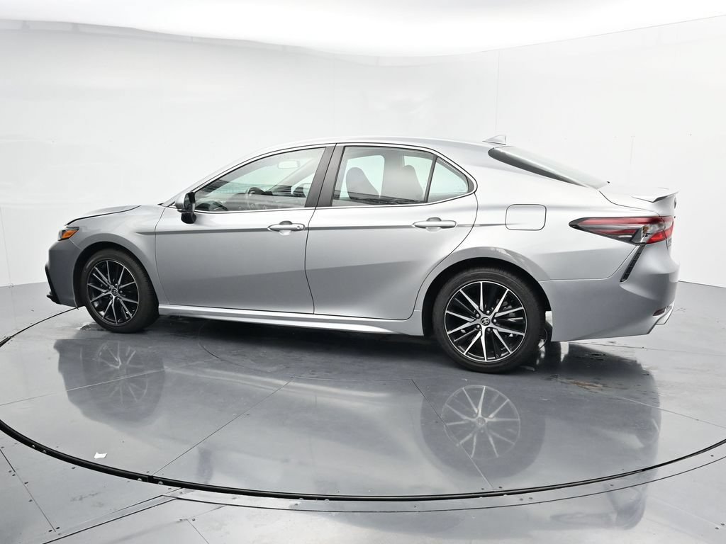 Used 2024 Toyota Camry SE FWD image 5
