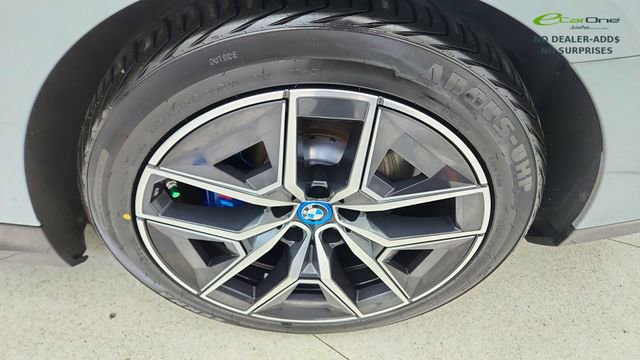 Used 2025 BMW i5 xDrive40 w/ M Sport Package image 57