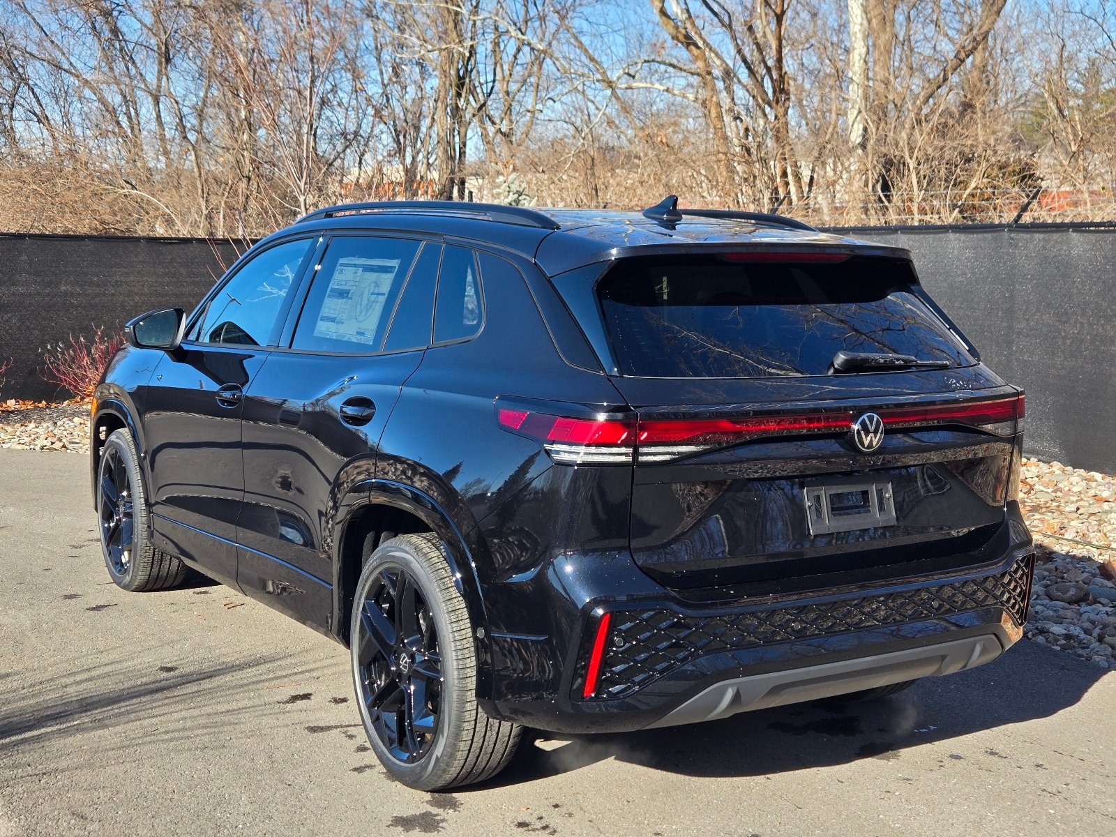 New 2026 Volkswagen Tiguan SE R-Line FWD image 3