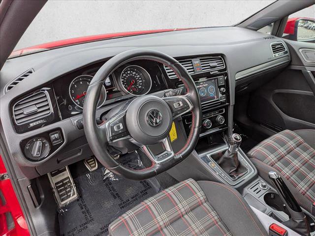 Used 2018 Volkswagen GTI SE image 10