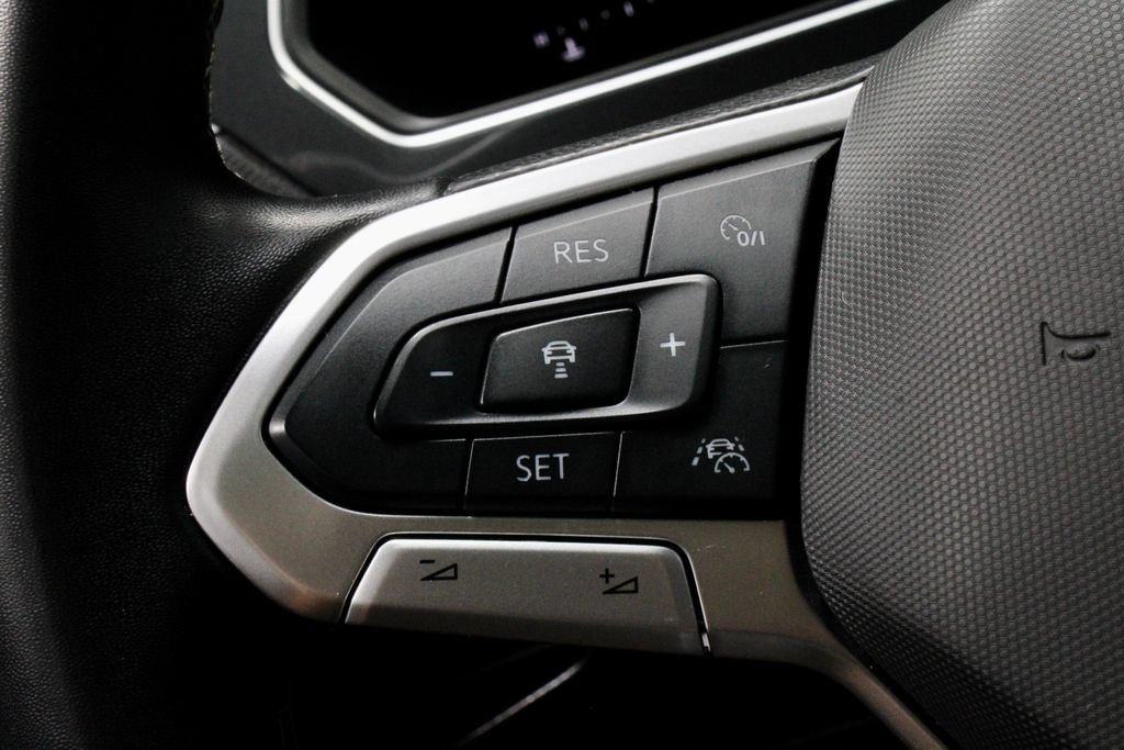 Used 2024 Volkswagen Tiguan SE FWD image 27
