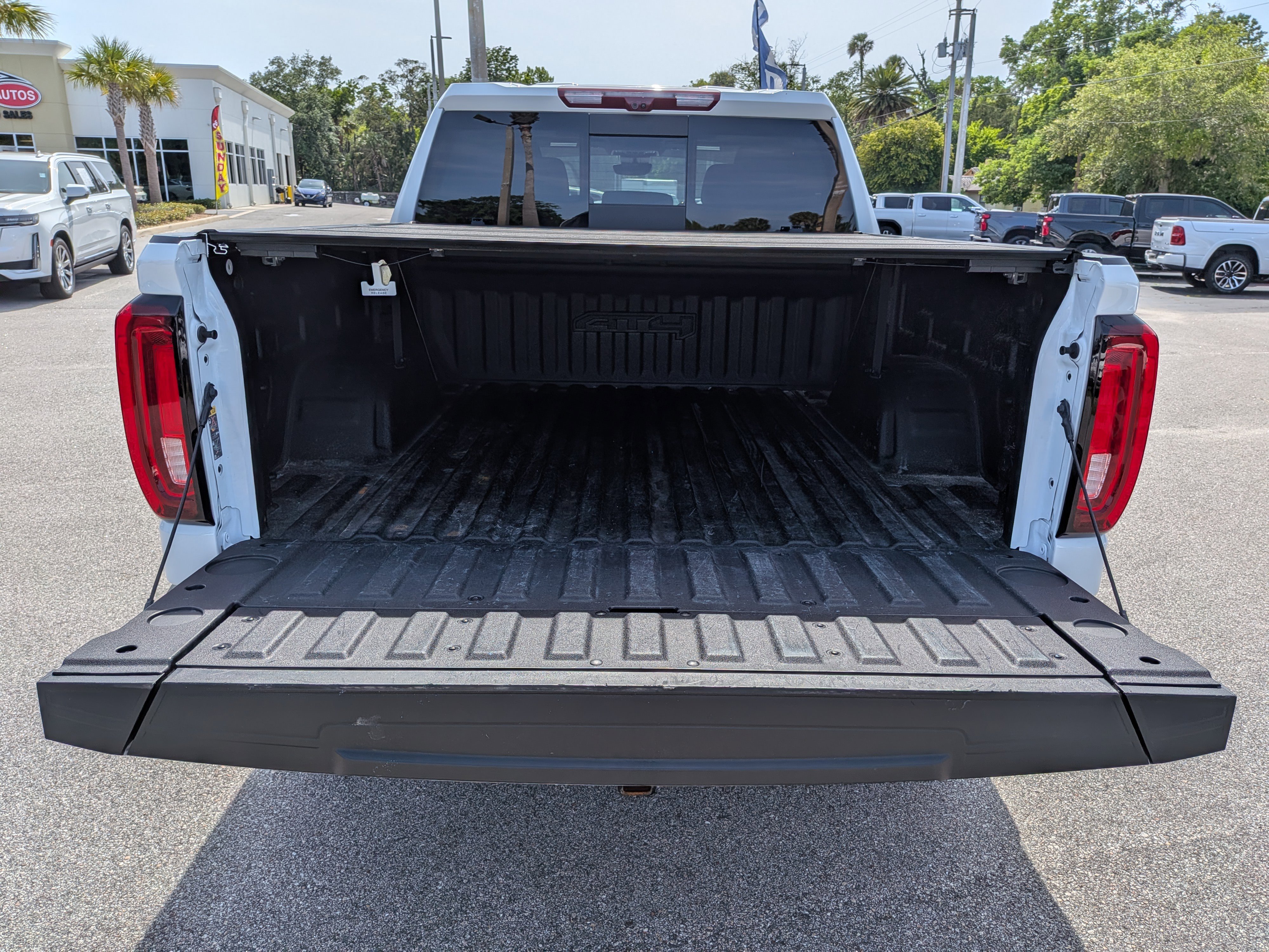 Certified 2024 GMC Sierra 1500 AT4 w/ Technology Package AWD/4WD image 18