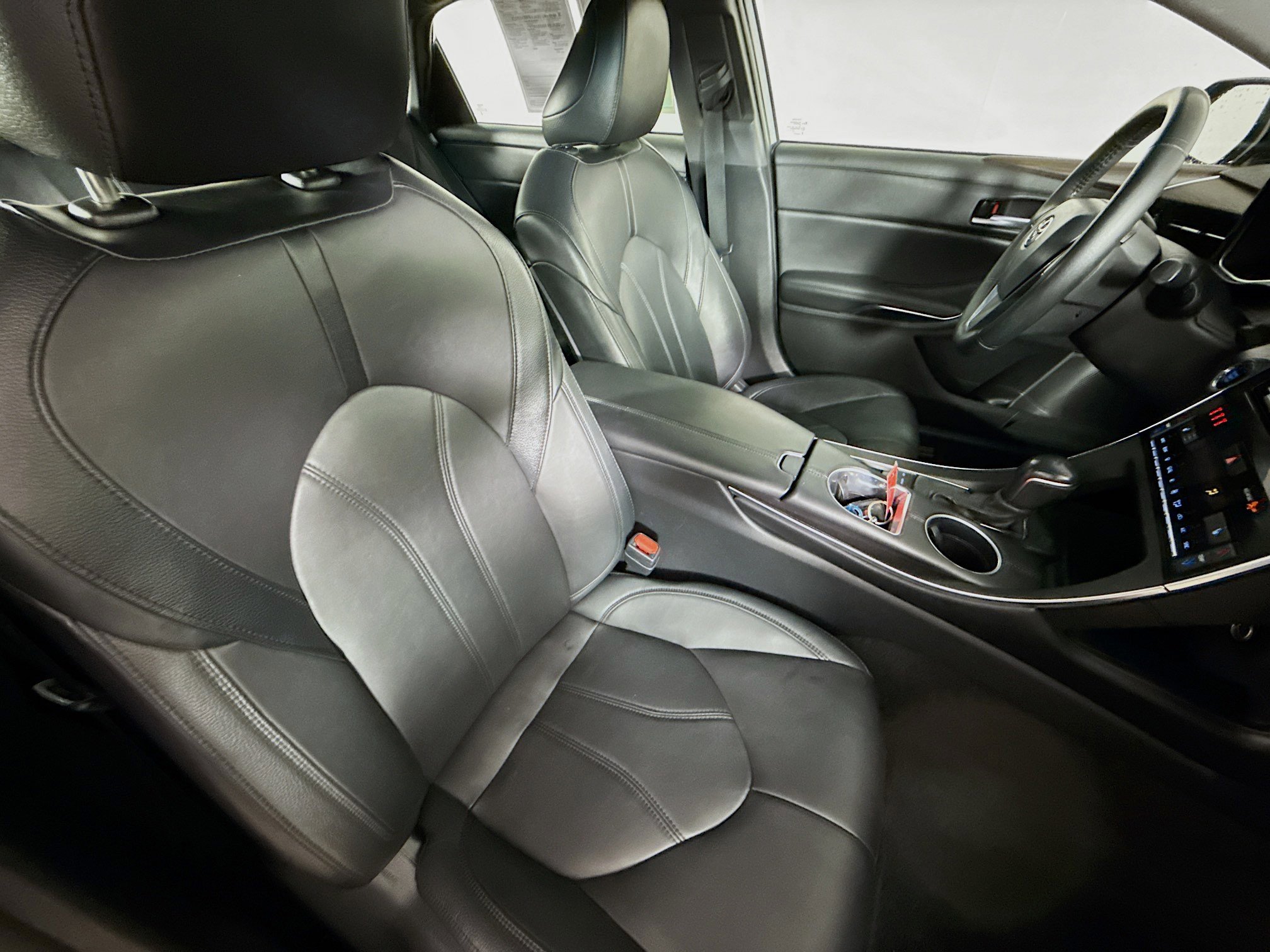 Used 2022 Toyota Avalon XLE image 34