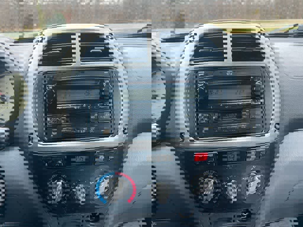 Used 2003 Toyota RAV4 4WD image 32