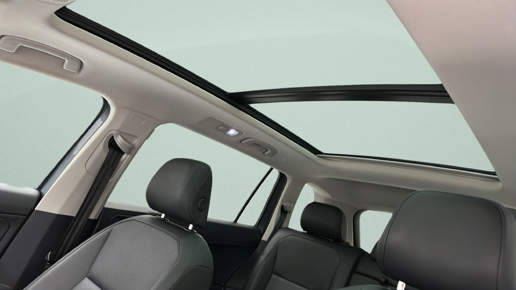 Used 2020 Volkswagen Tiguan SE w/ Panoramic Sunroof Package AWD/4WD image 15
