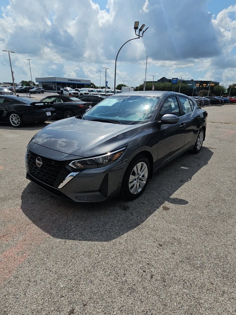 Used 2025 Nissan Sentra S FWD image 3