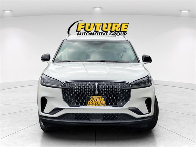 New 2025 Lincoln Aviator AWD w/ Equipment Group 101A image 3