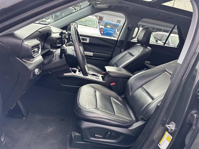 Used 2023 Ford Explorer XLT w/ Equipment Group 202A AWD/4WD image 7