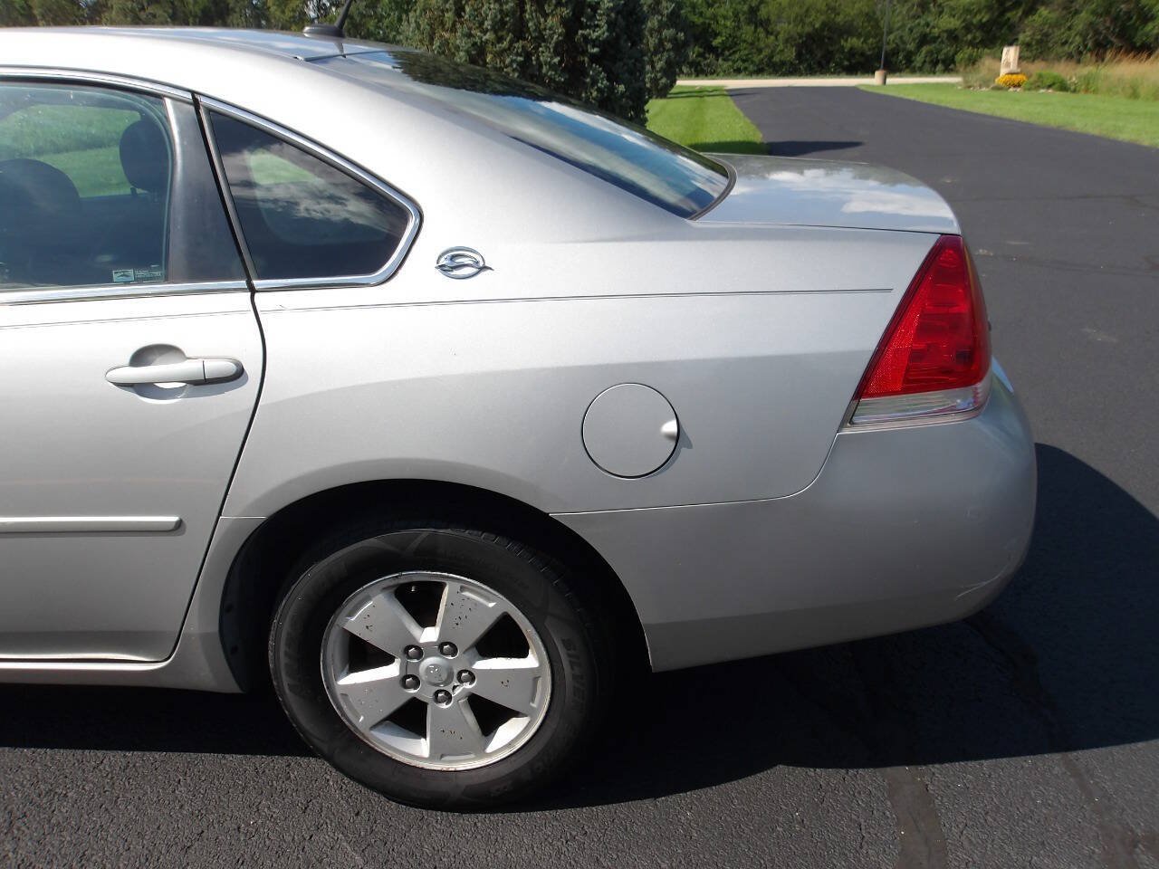 Used 2007 Chevrolet Impala LT w/ Preferred Equipment Group FWD image 29