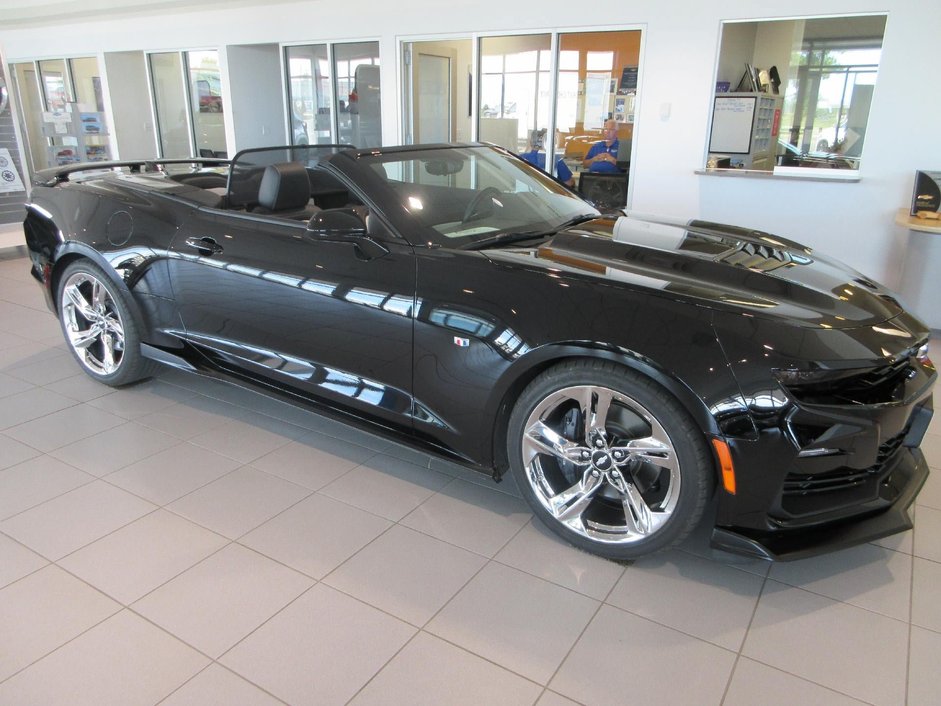 Certified 2021 Chevrolet Camaro SS RWD image 2