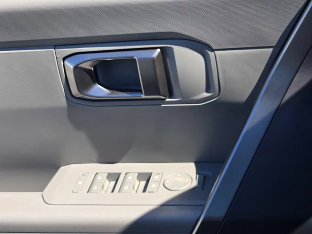 New 2027 Kia Seltos LX FWD image 16
