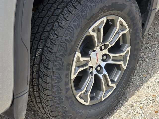 Used 2025 GMC Sierra 1500 SLT AWD/4WD image 10