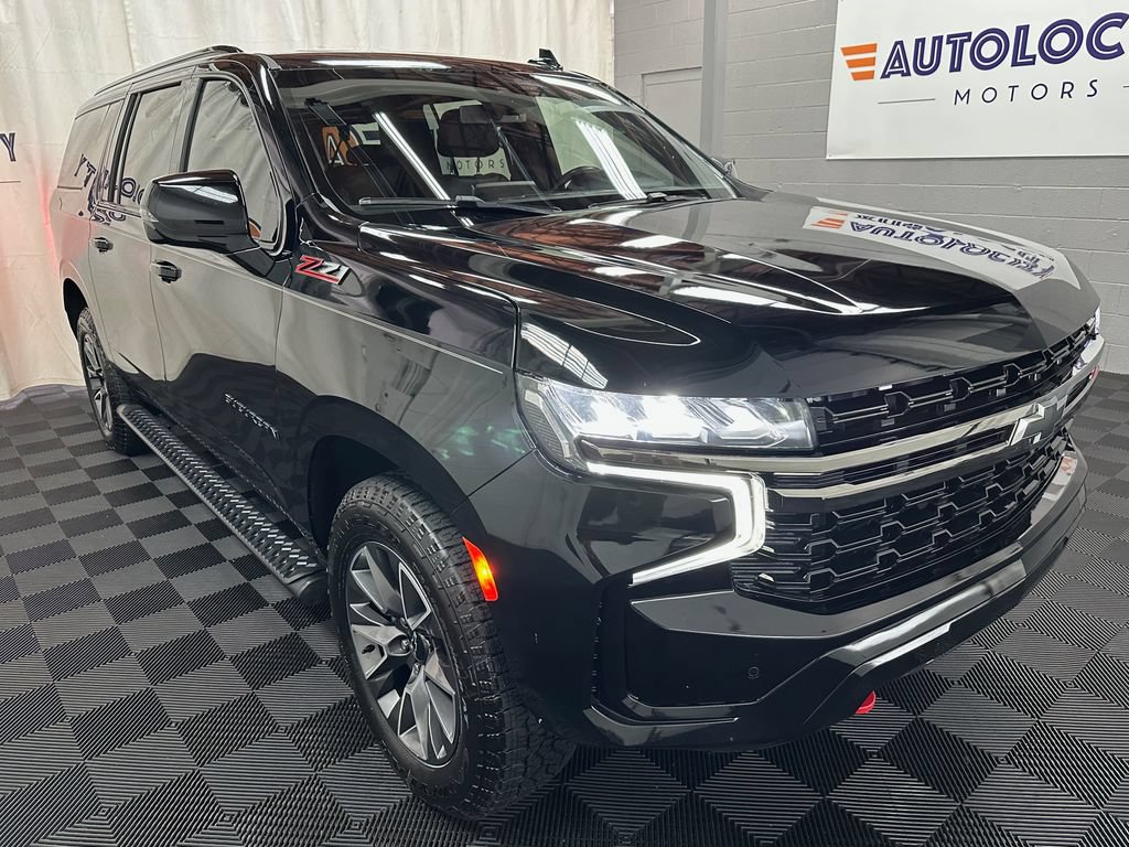 Used 2023 Chevrolet Suburban Z71 w/ Luxury Package AWD/4WD image 3